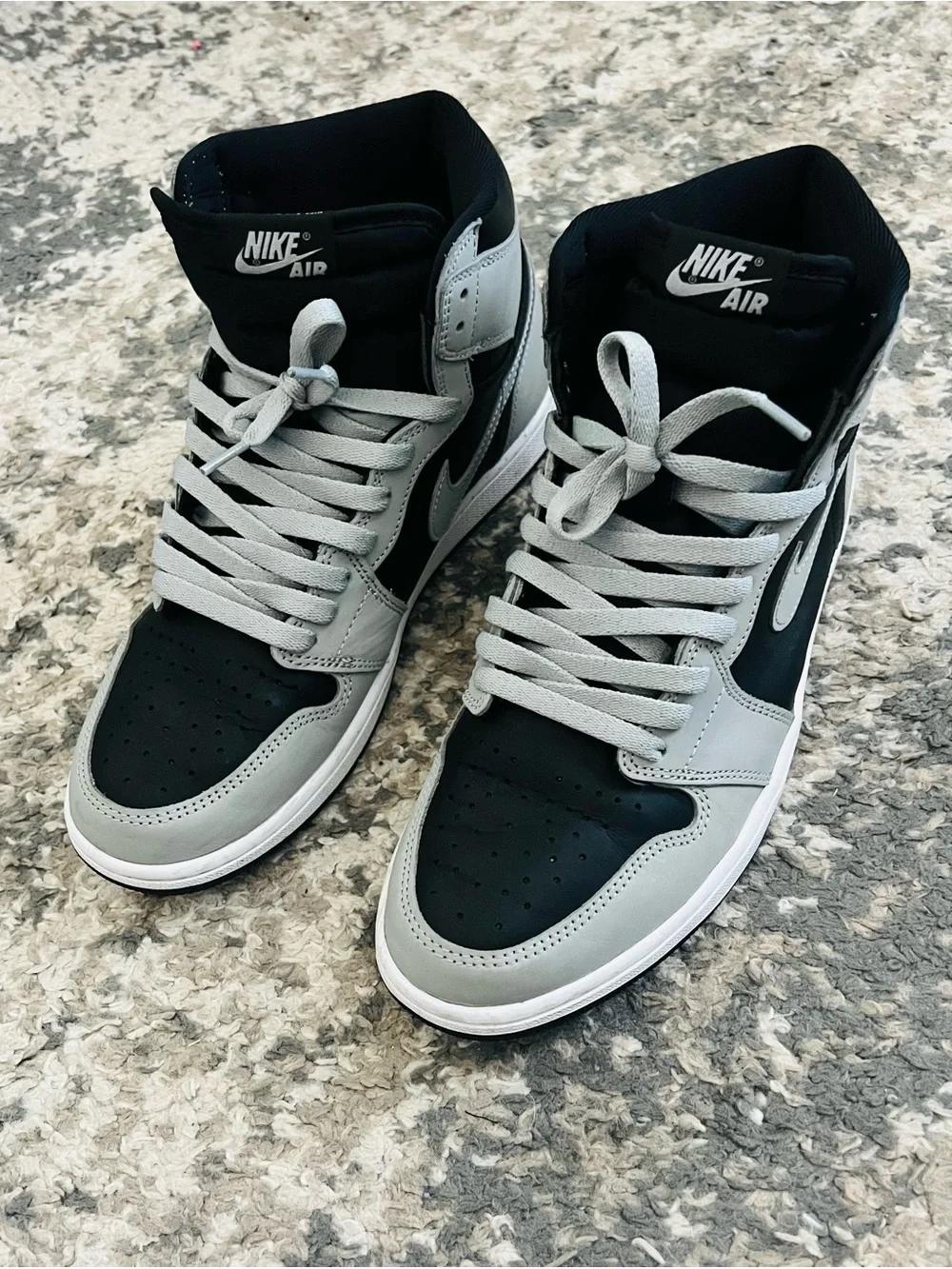 Jordan 1 Retro (Reverse Shadow)